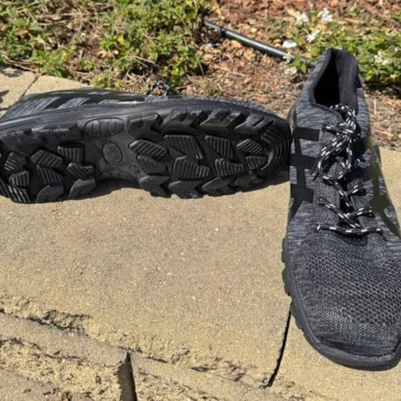 LONG BANG BLACK AND GREY SHOES - Picture 4 of 5